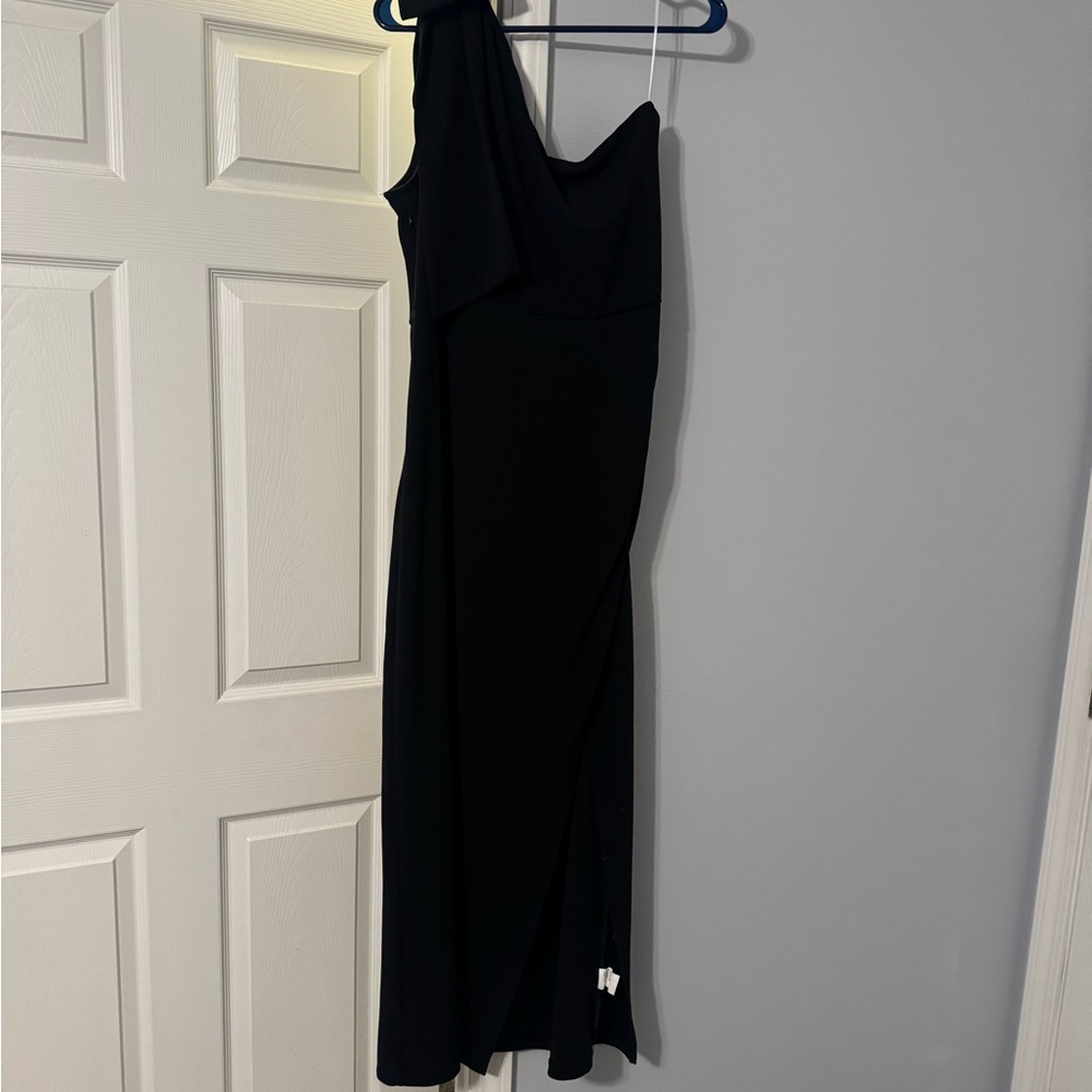 Chic One-Shoulder Black Dress